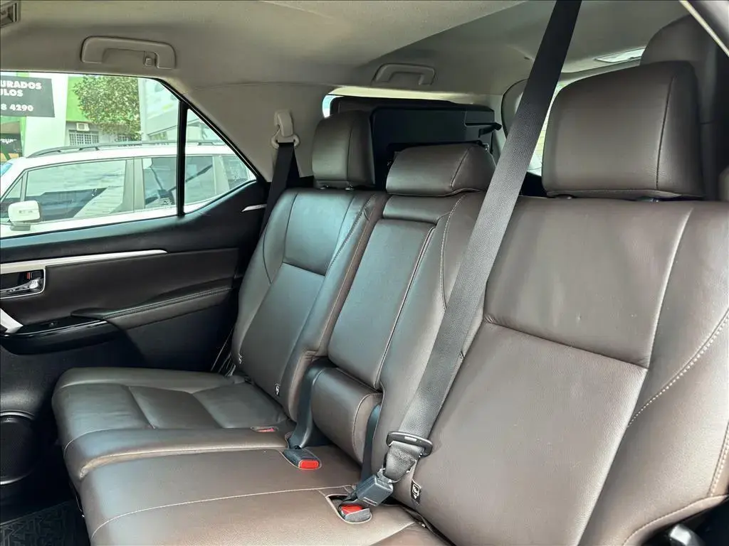 galeria HILUX SW4