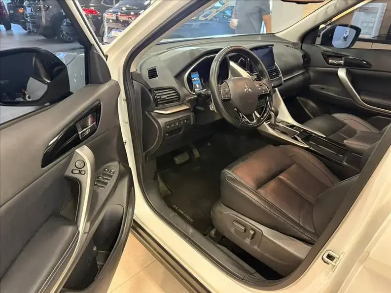 galeria ECLIPSE CROSS