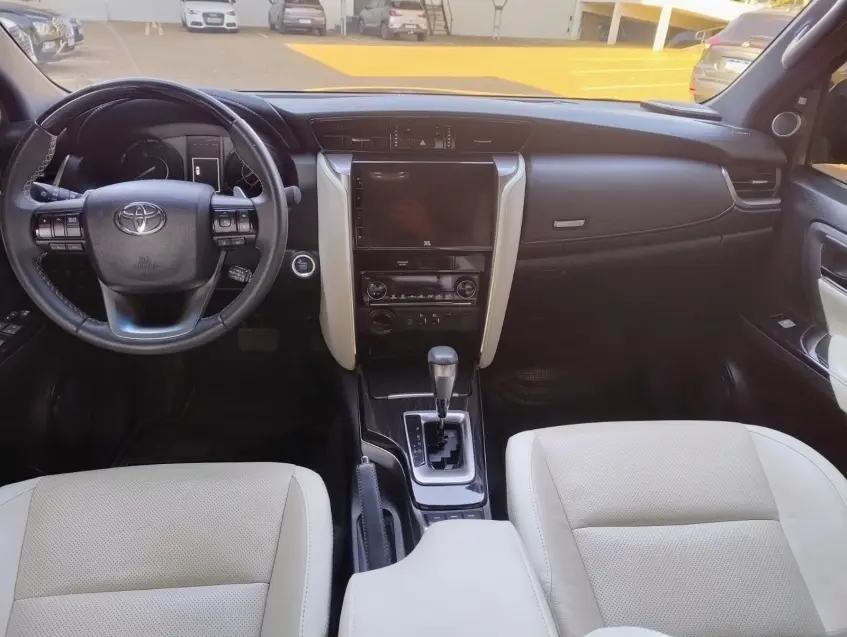 galeria HILUX SW4