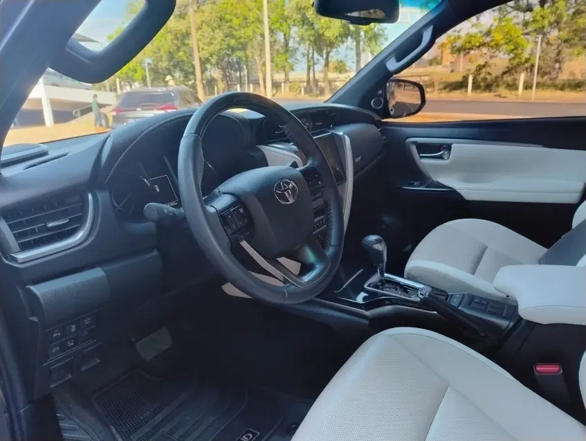galeria HILUX SW4