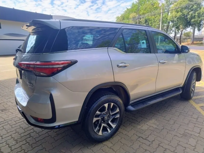 galeria HILUX SW4
