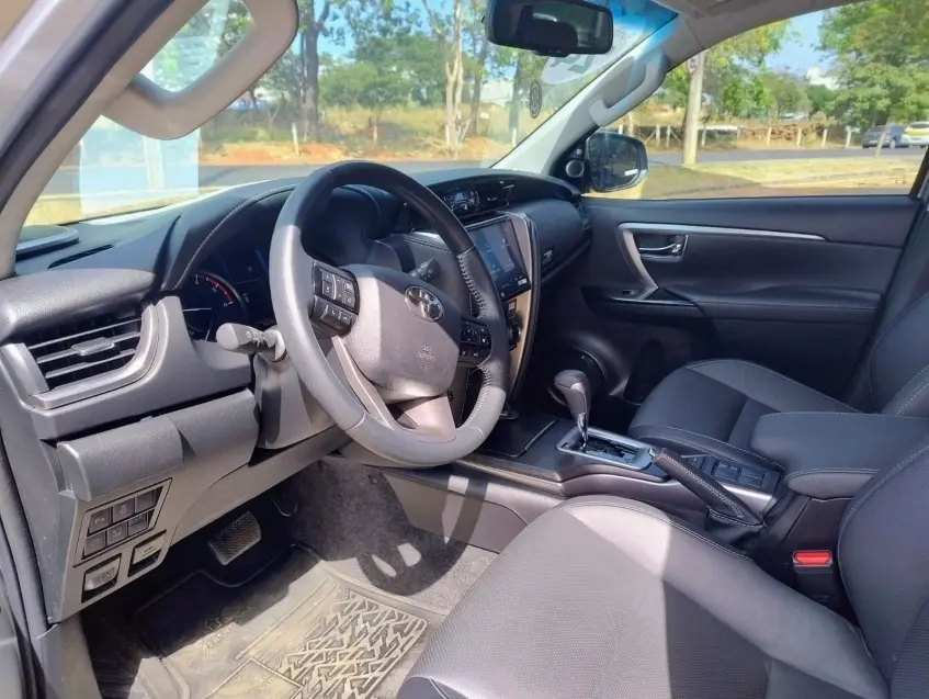 galeria HILUX SW4