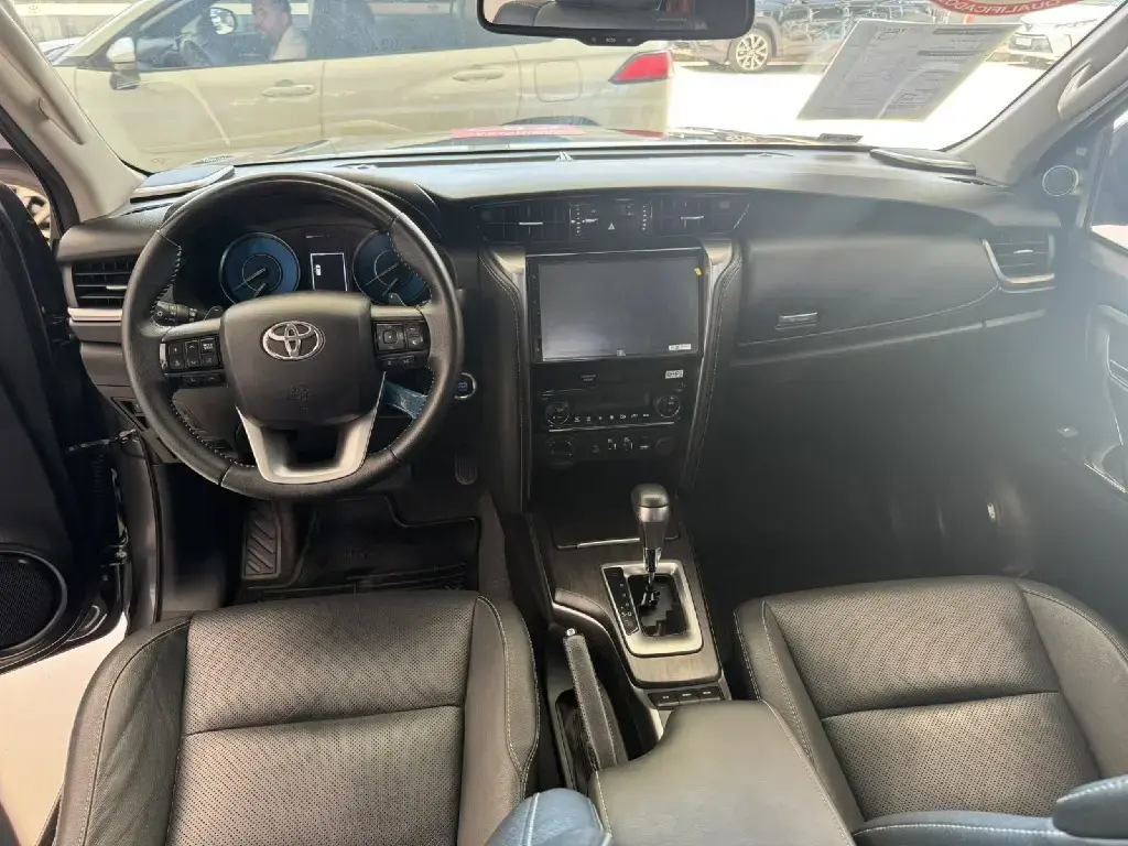 galeria HILUX SW4