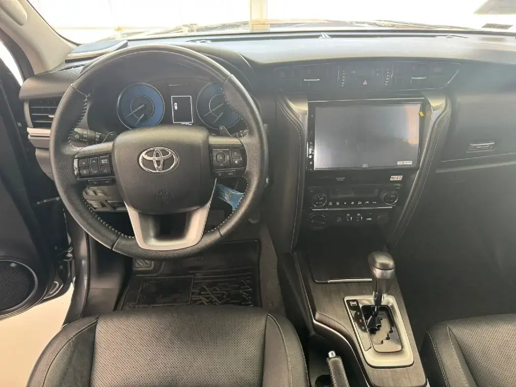 galeria HILUX SW4