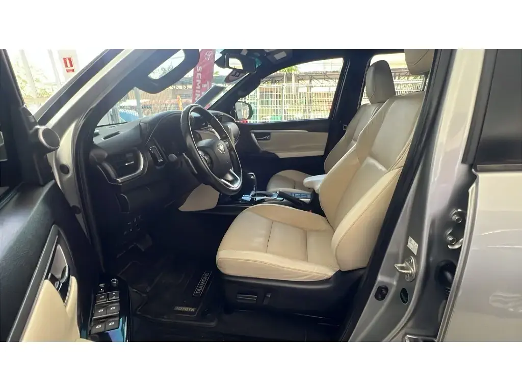 galeria HILUX SW4