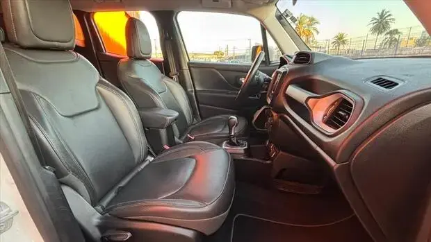 Jeep RENEGADE 1.8 16V FLEX LONGITUDE 4P AUTOMÁTICO