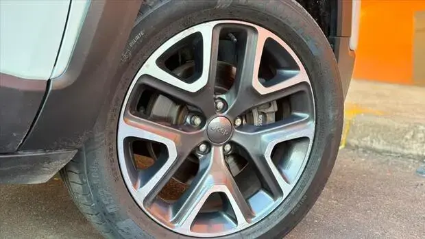 Jeep RENEGADE 1.8 16V FLEX LONGITUDE 4P AUTOMÁTICO