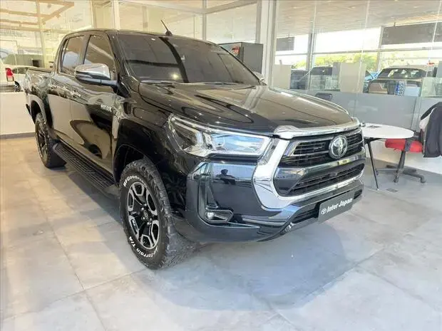 Toyota HILUX 2.8 D-4D TURBO DIESEL CD SRX 4X4 AUTOMÁTICO