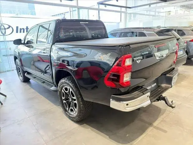 Toyota HILUX 2.8 D-4D TURBO DIESEL CD SRX 4X4 AUTOMÁTICO