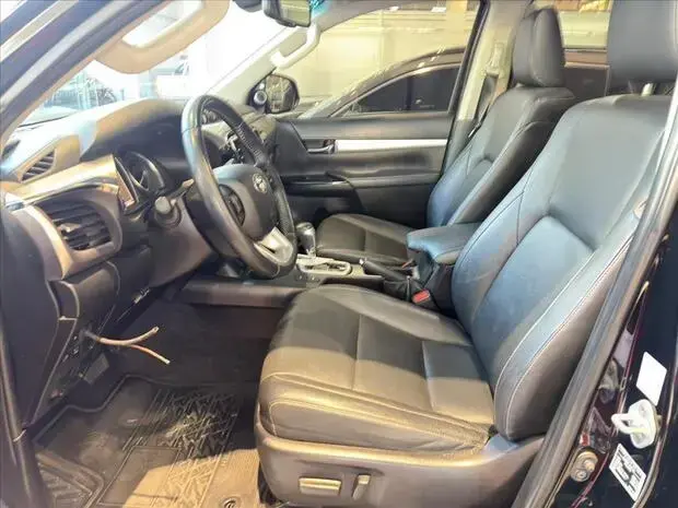 Toyota HILUX 2.8 D-4D TURBO DIESEL CD SRX 4X4 AUTOMÁTICO