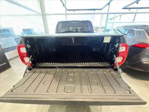 Toyota HILUX 2.8 D-4D TURBO DIESEL CD SRX 4X4 AUTOMÁTICO