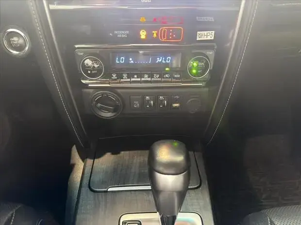 Toyota HILUX SW4 2.8 D-4D TURBO DIESEL SRX 4X4 AUTOMÁTICO