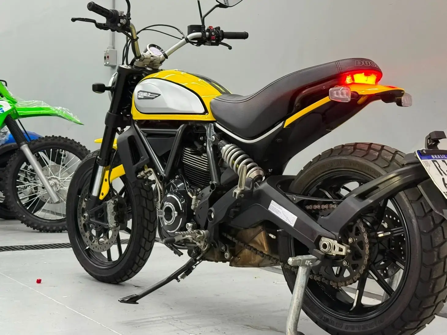 galeria SCRAMBLER ICON 800cc