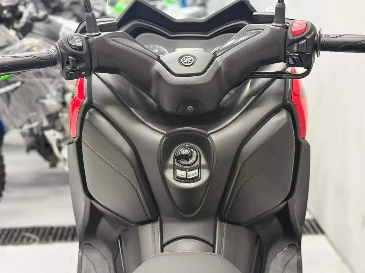 galeria XMAX 250 ABS
