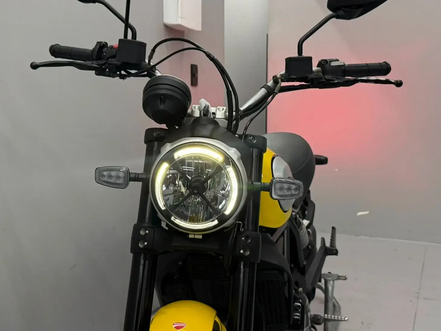 galeria SCRAMBLER ICON 800cc