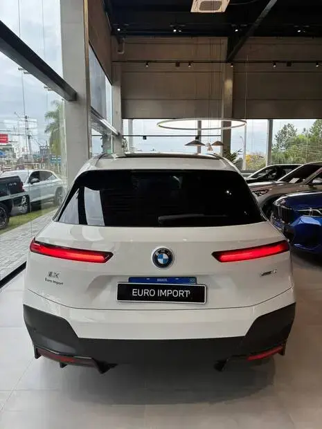 Bmw iX xDrive40 (Aut.) (Elétrico)