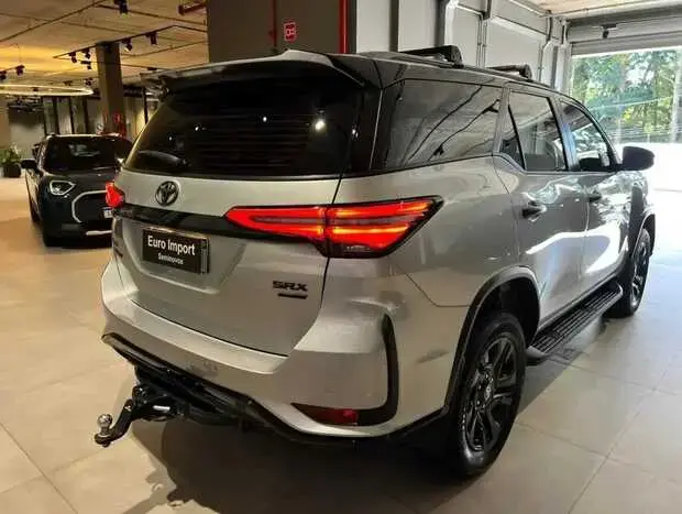Toyota SW4 SRX Platinum 2.8 Turbodiesel 4x4 (Aut.) (7 Lugares)