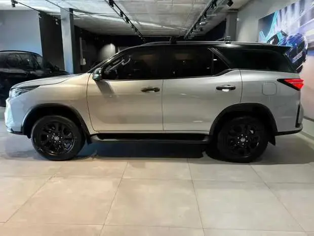 Toyota SW4 SRX Platinum 2.8 Turbodiesel 4x4 (Aut.) (7 Lugares)