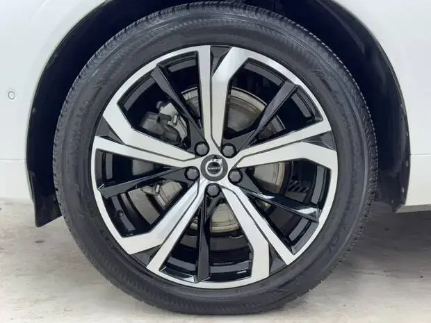 Volvo XC60 Recharge Ultimate Dark 2.0