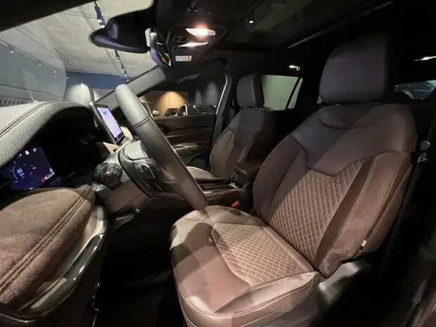 Jeep Commander Overland 1.3 T270