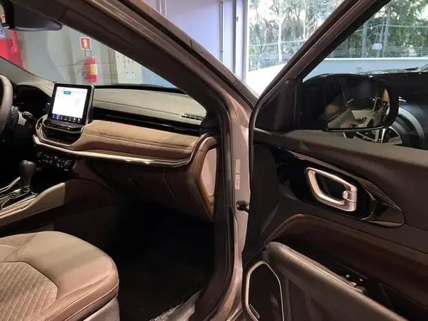 Jeep Commander Overland 1.3 T270