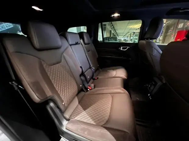 Jeep Commander Overland 1.3 T270