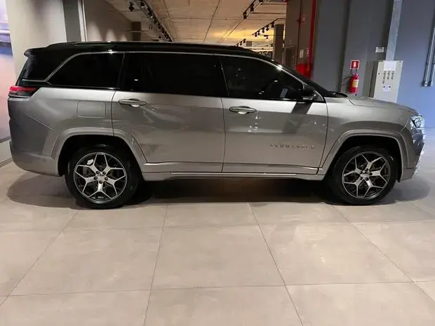 Jeep Commander Overland 1.3 T270