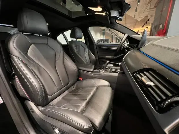 Bmw 530e M Sport 2.0 Turbo Híbrido Dark Edition (Aut)