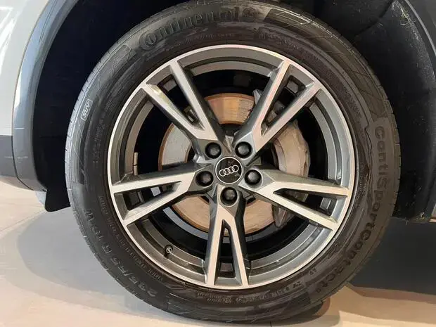 Audi Q5 Perf. Black 2.0 TFSIe S.Tr. Qt (Hib.)