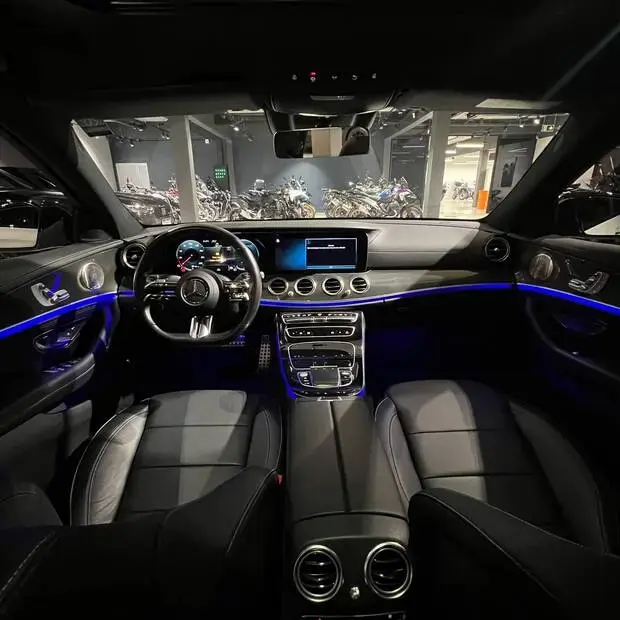 Mercedes Benz E 300 AMG Line 2.0 TB 258cv Aut.