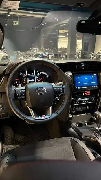 Toyota SW4 GR-S 2.8 AT