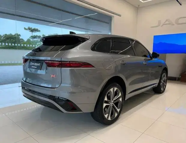Jaguar F-Pace 2.0 R-Dynamic SE 404cv (Híbrido)
