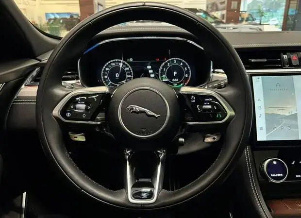 Jaguar F-Pace 2.0 R-Dynamic SE 404cv (Híbrido)