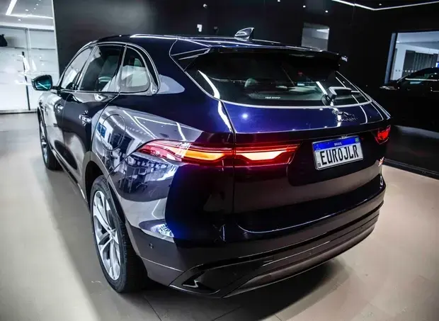 Jaguar F-Pace 2.0 R-Dynamic SE 404cv (Híbrido)
