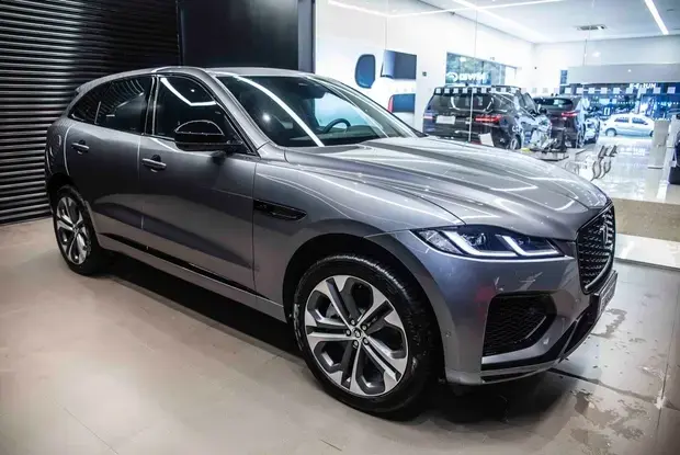 Jaguar F-Pace 2.0 R-Dynamic SE 404cv (Híbrido)