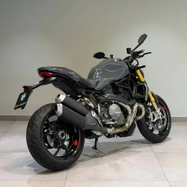 Ducati Monster 1200 S