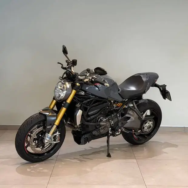 Ducati Monster 1200 S