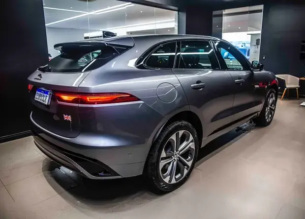 Jaguar F-Pace 2.0 R-Dynamic SE 404cv (Híbrido)