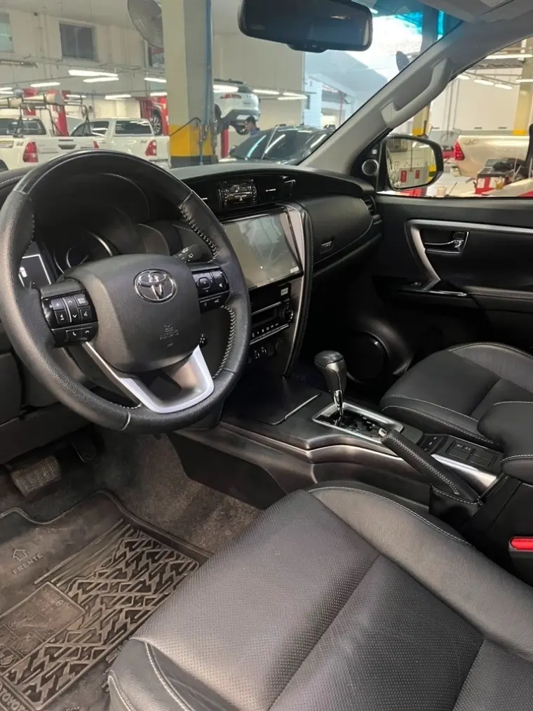 galeria HILUX SW4