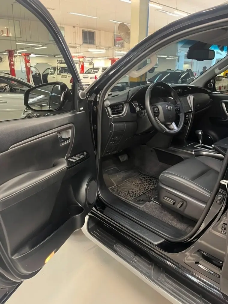 galeria HILUX SW4