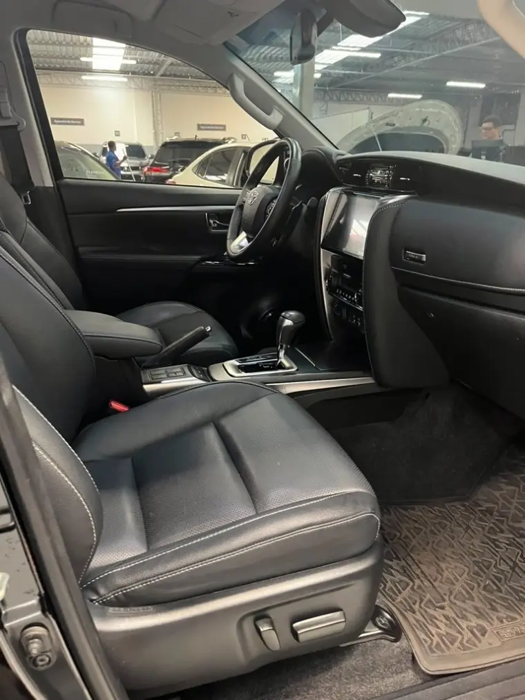 galeria HILUX SW4