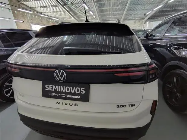 Volkswagen NIVUS 1.0 200 TSI TOTAL FLEX COMFORTLINE AUTOMÁTICO