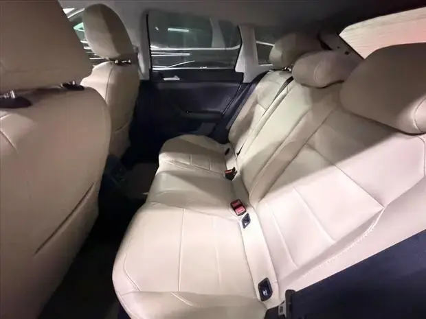 Volkswagen NIVUS 1.0 200 TSI TOTAL FLEX COMFORTLINE AUTOMÁTICO