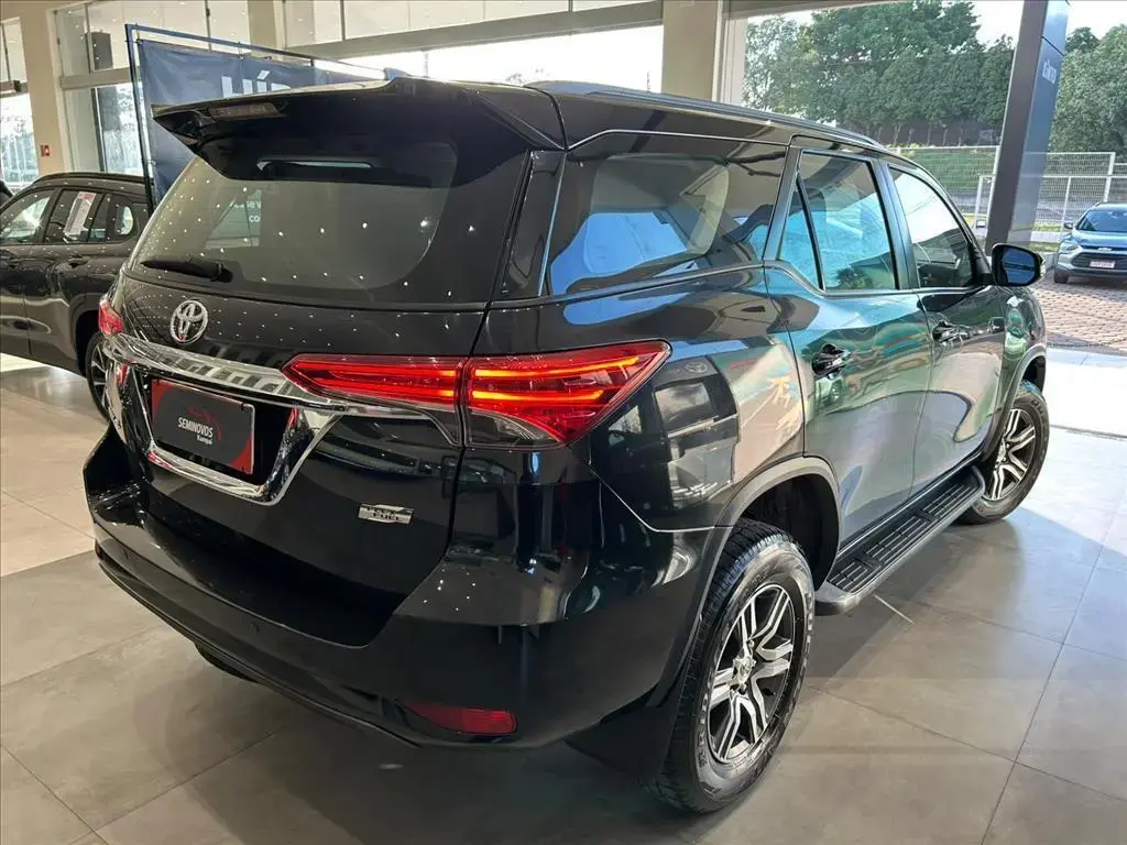 galeria HILUX SW4