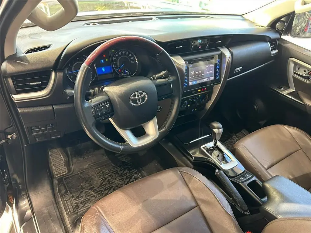 galeria HILUX SW4