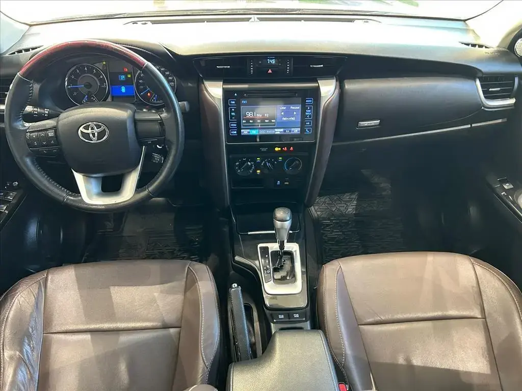 galeria HILUX SW4