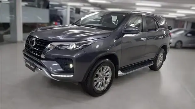 Toyota HILUX SW4 2.8 D-4D TURBO DIESEL SRX 7L 4X4 AUTOMÁTICO