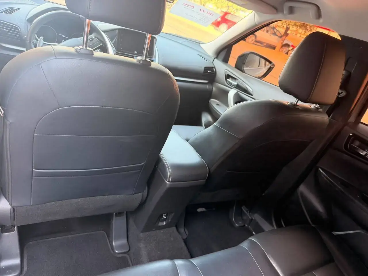 galeria ECLIPSE CROSS HPE
