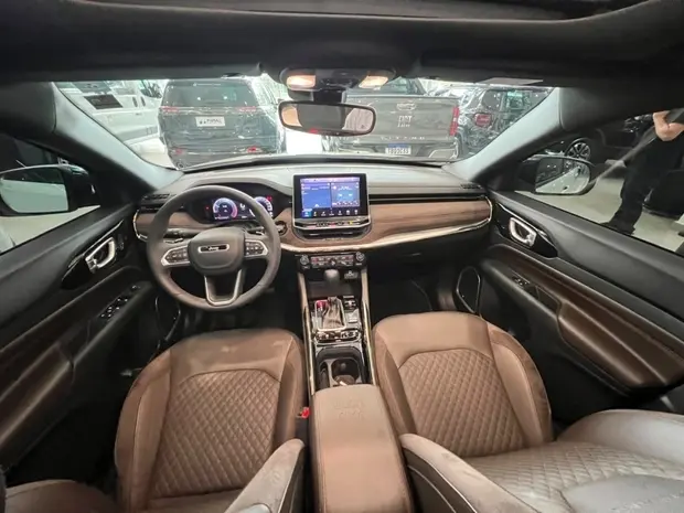 Jeep COMMANDER 2.0 TD380 TURBO DIESEL OVERLAND AT9