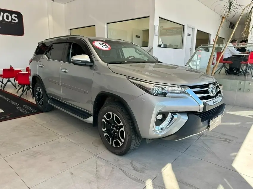 galeria HILUX SW4